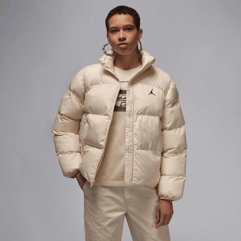 Nike - Air Jordan Beige Puffer Jacket Women's Size Medium‎